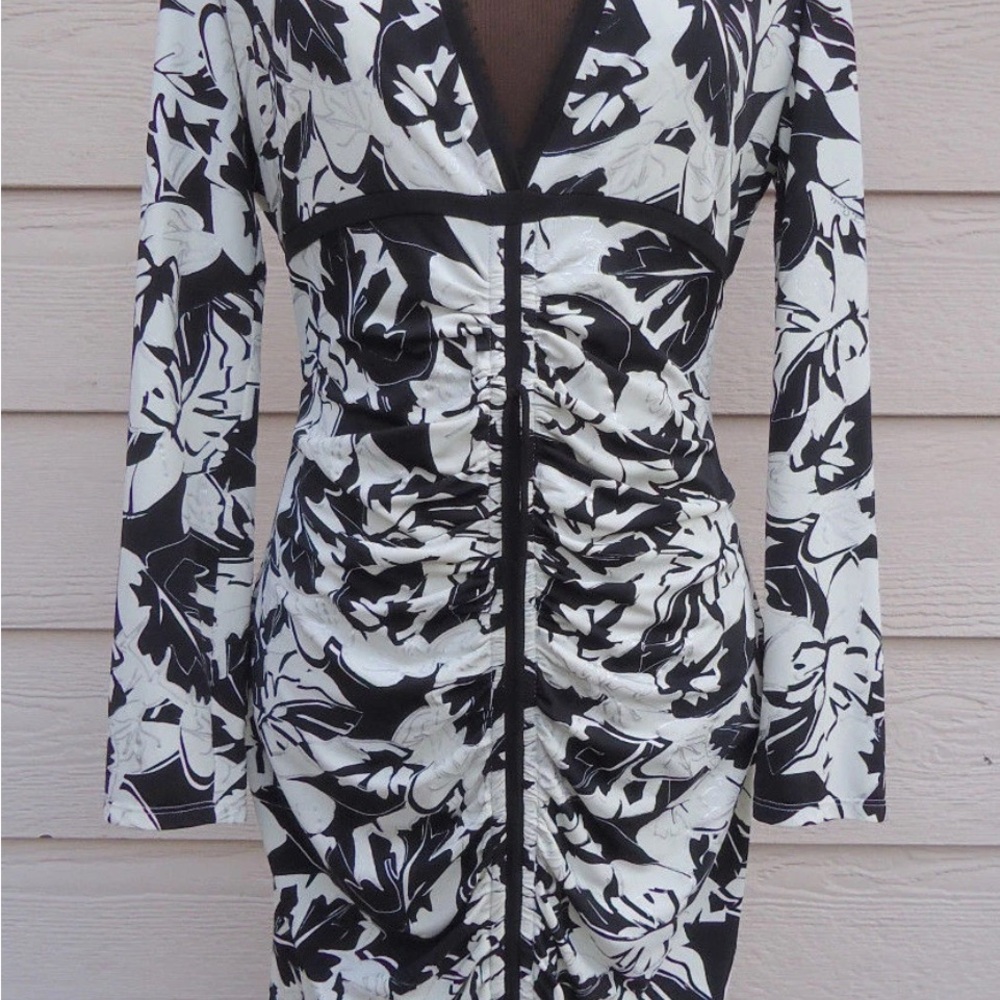 Roberto Cavalli Black & White Floral V-Neck Long-Sleeve Knee Length Size 46 - Picture 8 of 9